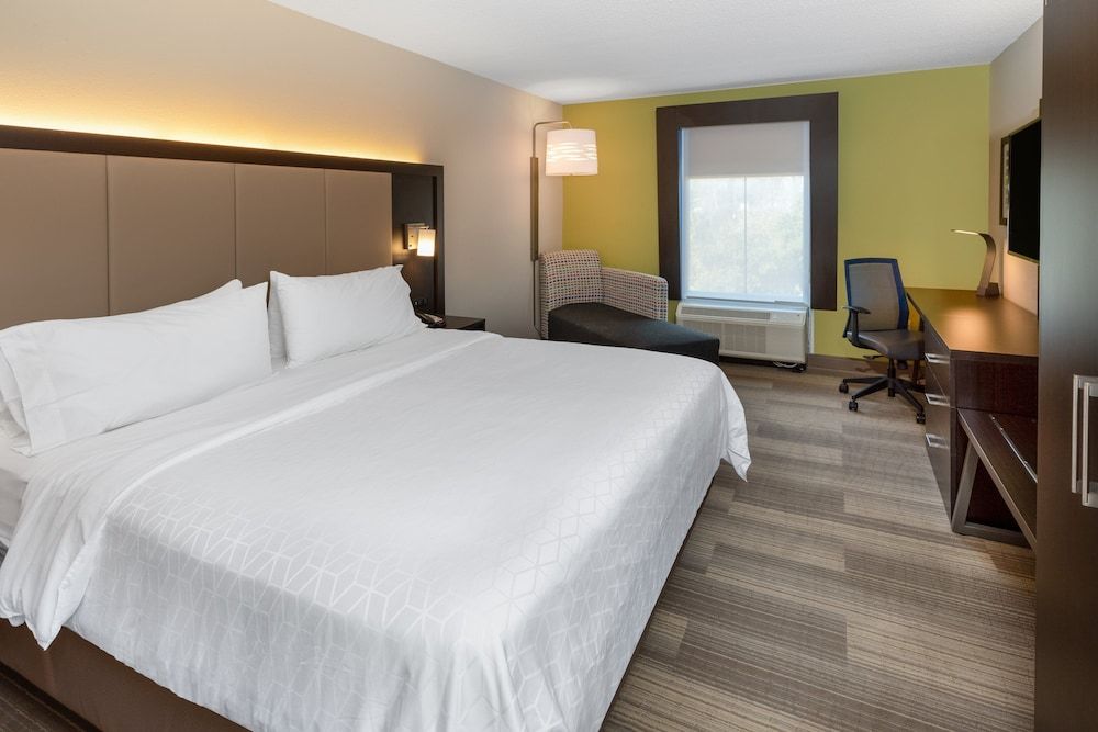 Holiday Inn Express Minden 2