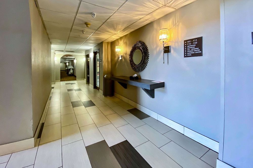 Holiday Inn Express Owasso 2