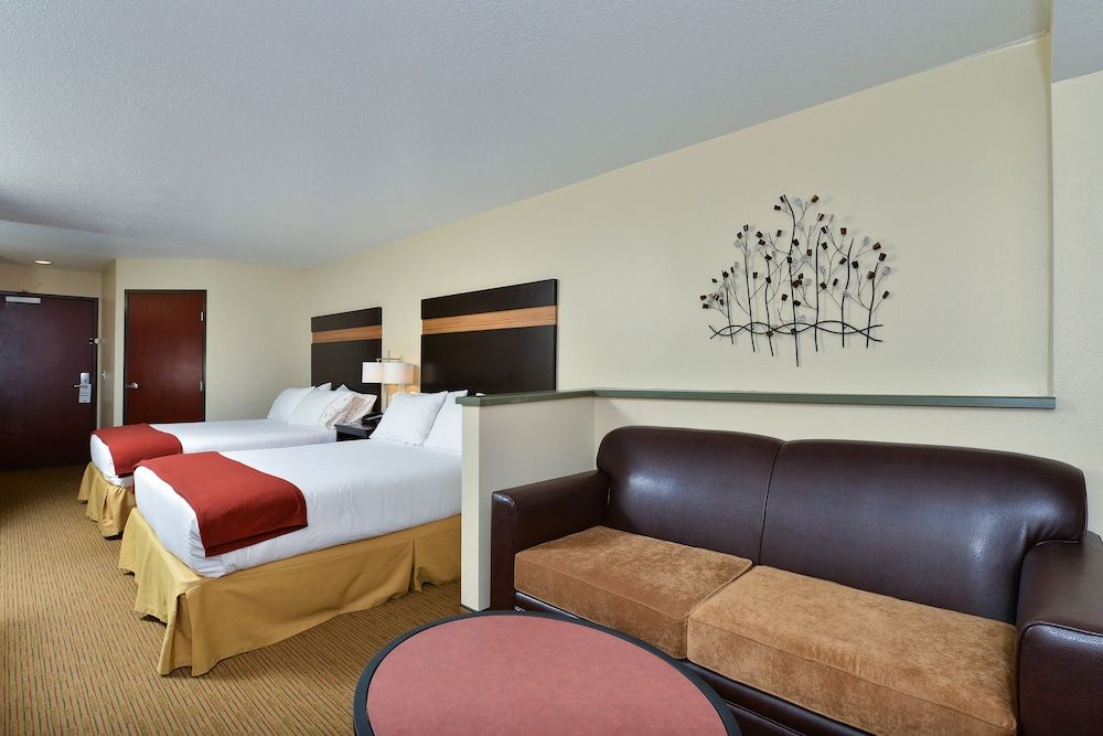 Holiday Inn Express Portland SE- Clackamas Area by IHG 3
