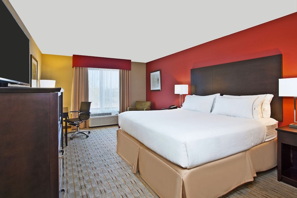 Holiday Inn Express & Suites Springfield - Dayton Area by IHG 3