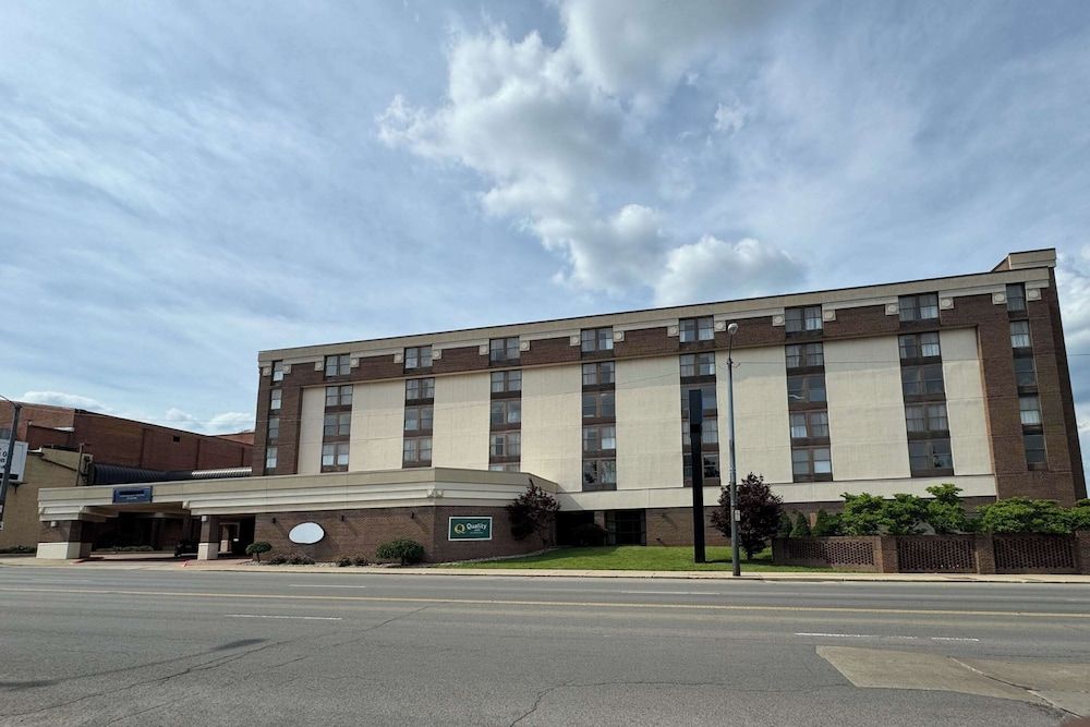 Quality Inn & Suites Downtown Mansfield -1 estrelas em Mansfield