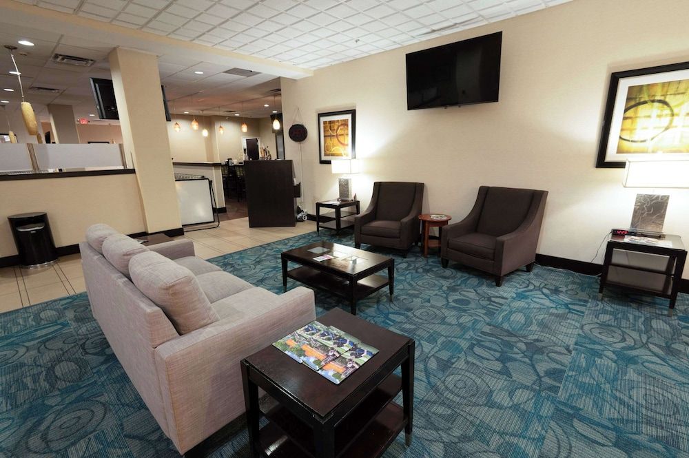 Quality Inn & Suites Downtown Mansfield 3