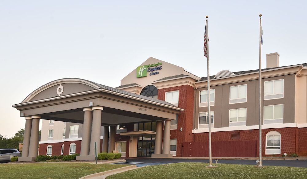 Holiday Inn Express and Suites Selma 2 estrelas em Selma