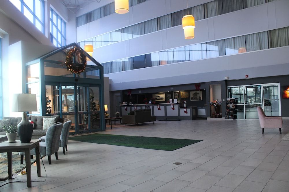 Wyndham Flint Grand Blanc / Bishop Airport / Confe 2