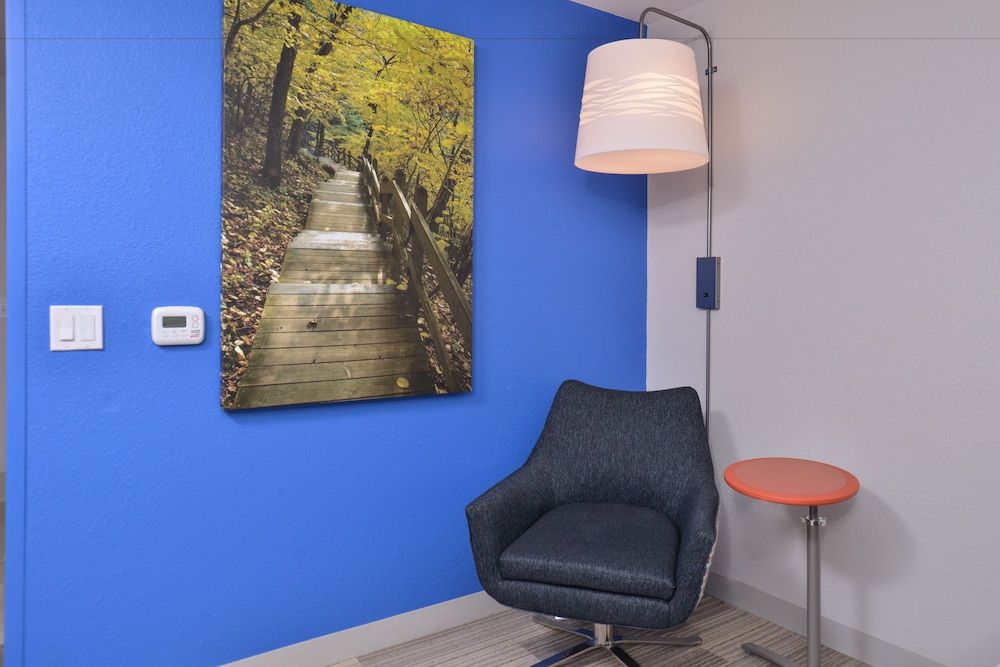 Holiday Inn Express and Suites Stevens Point 3