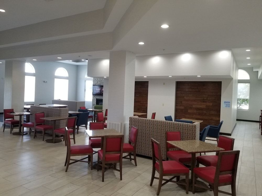 Holiday Inn Express Birch Run Frankenmuth Area 3