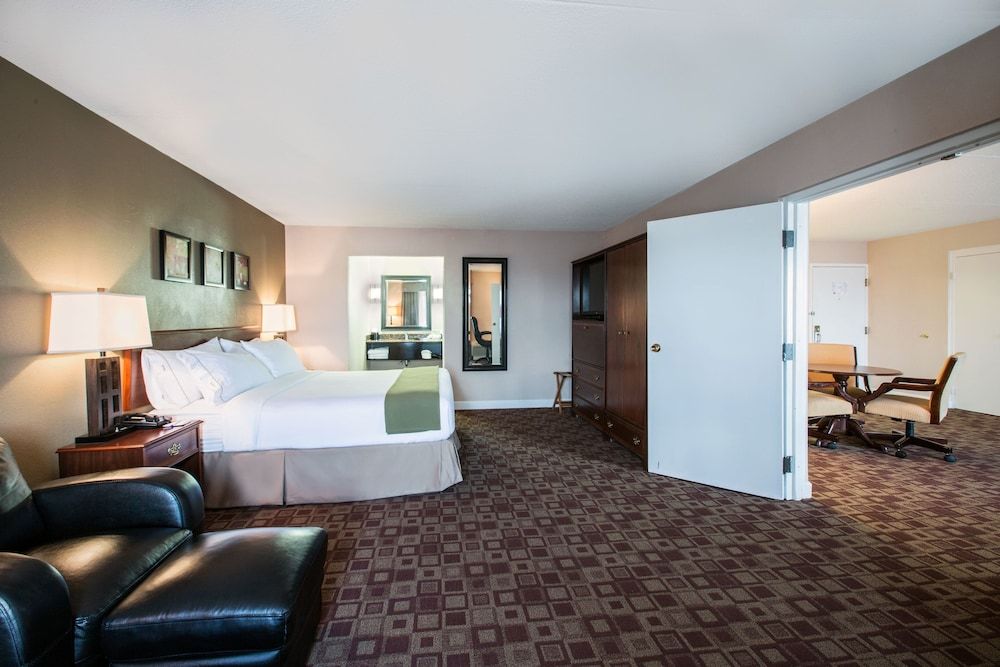 Holiday Inn Express Rolling Meadows - Schaumburg Area by IHG 2
