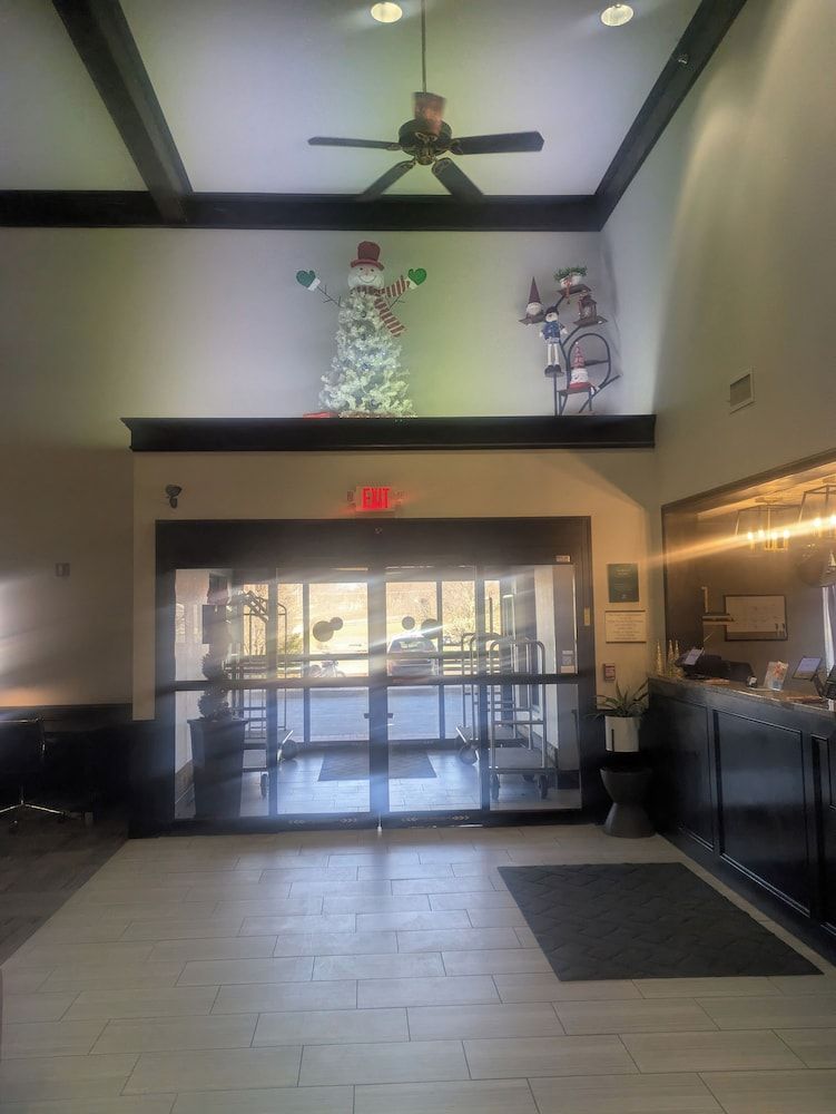 Quality Inn Warrensburg 3