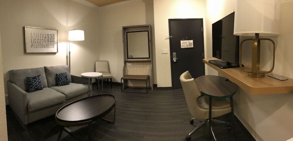 Holiday Inn & Suites McKinney - N Allen by IHG 3