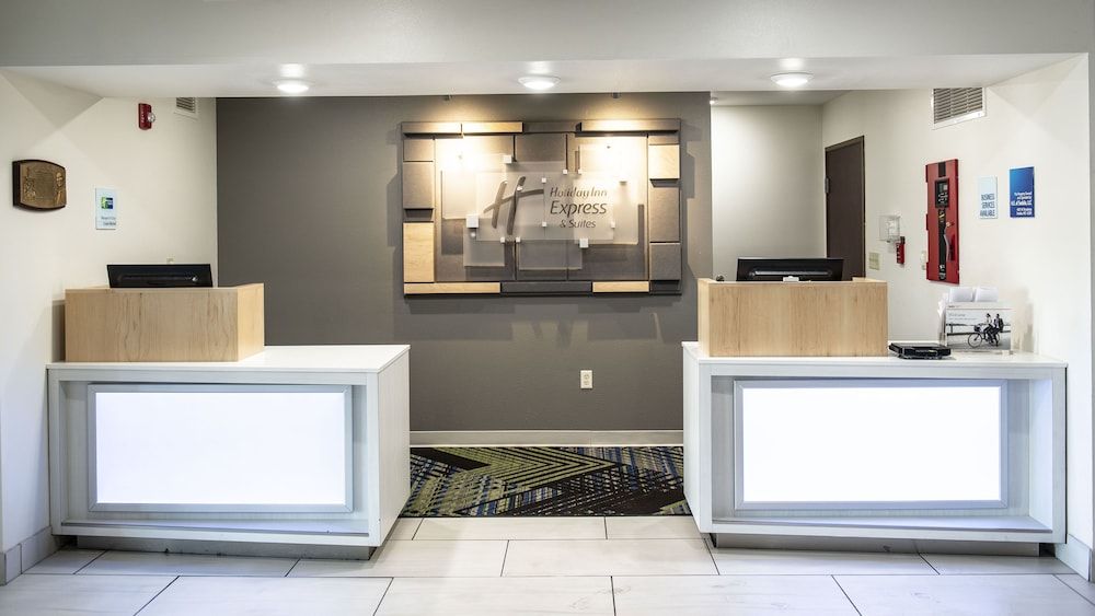 Holiday Inn Express & Suites Sedalia by IHG 2