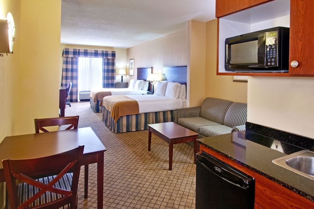 Holiday Inn Express & Suites Millington by IHG 3