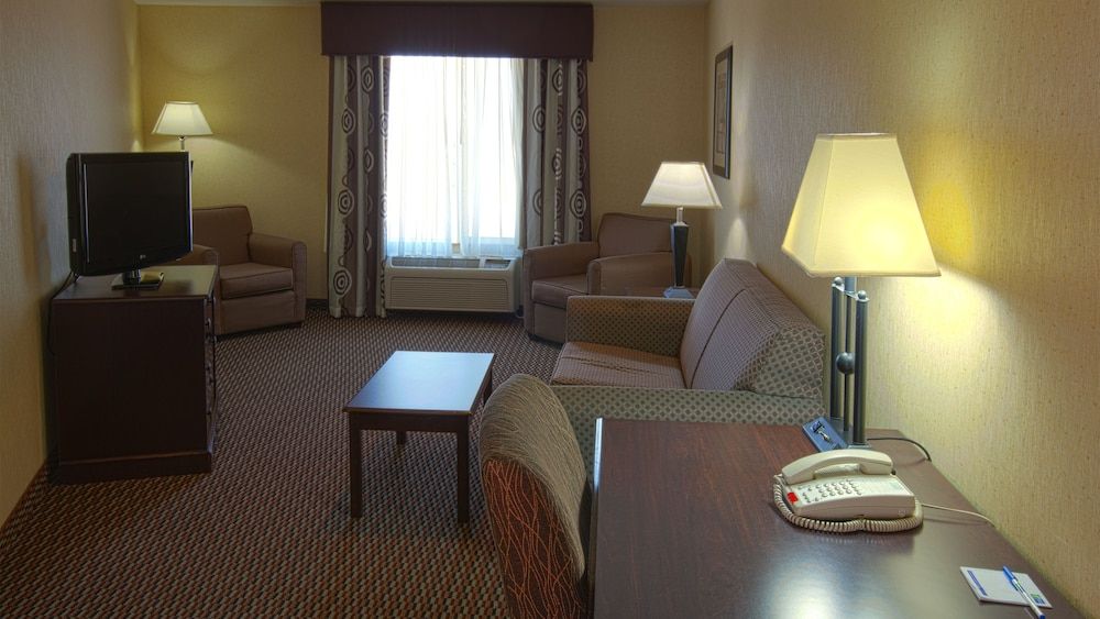 Holiday Inn Express & Suites Nampa - Idaho Center by IHG 2