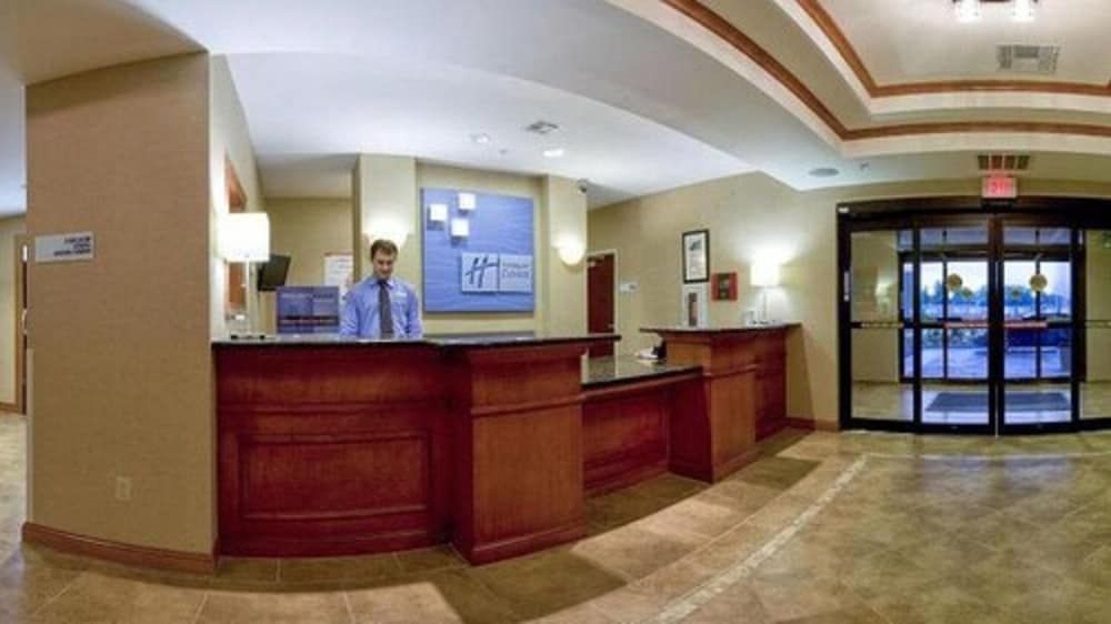 Holiday Inn Express Hotel & Suites Bartlesville by IHG 2