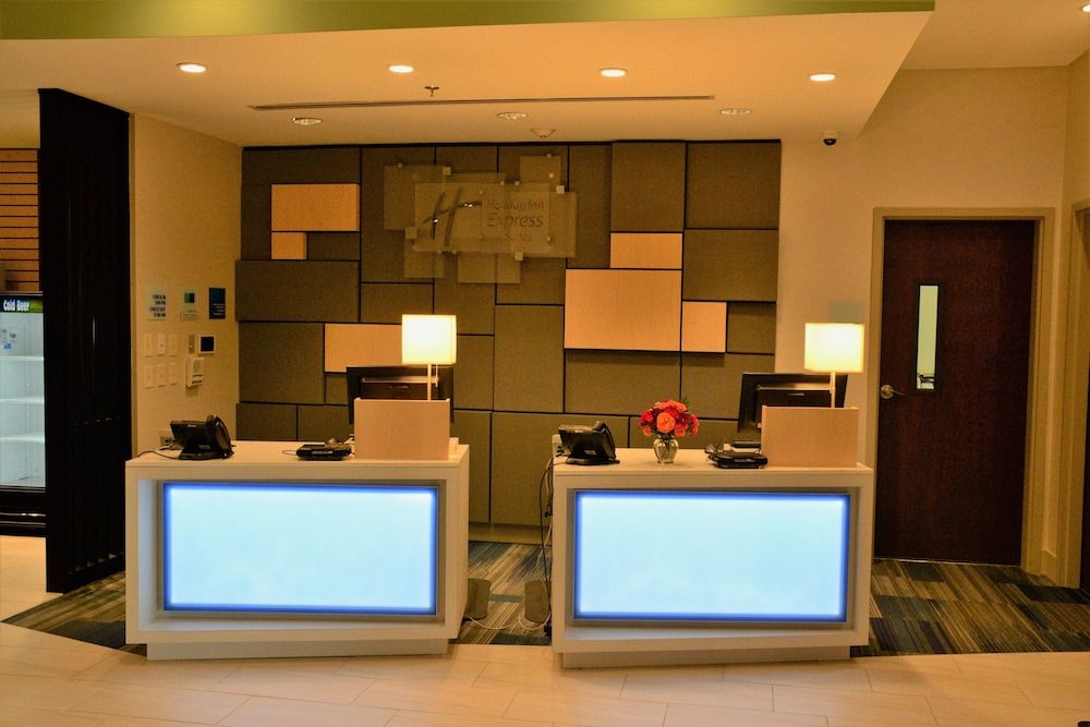 Holiday Inn Express & Suites Lexington Park-California by IHG 2
