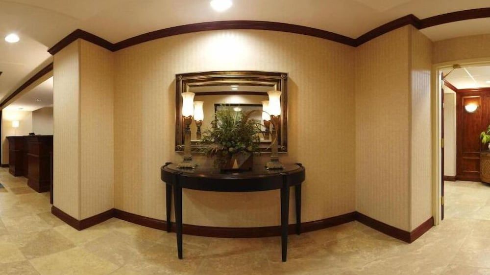 Holiday Inn Express and Suites Harriman 2