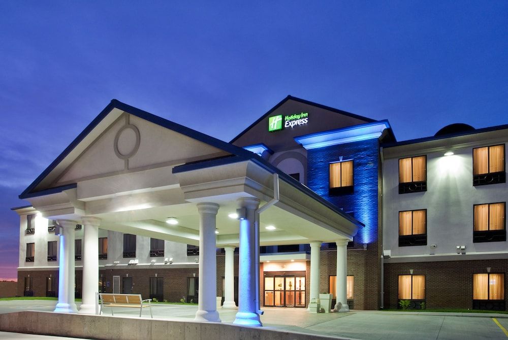 Holiday Inn Express & Suites McPherson by IHG 2 étoiles à McPherson