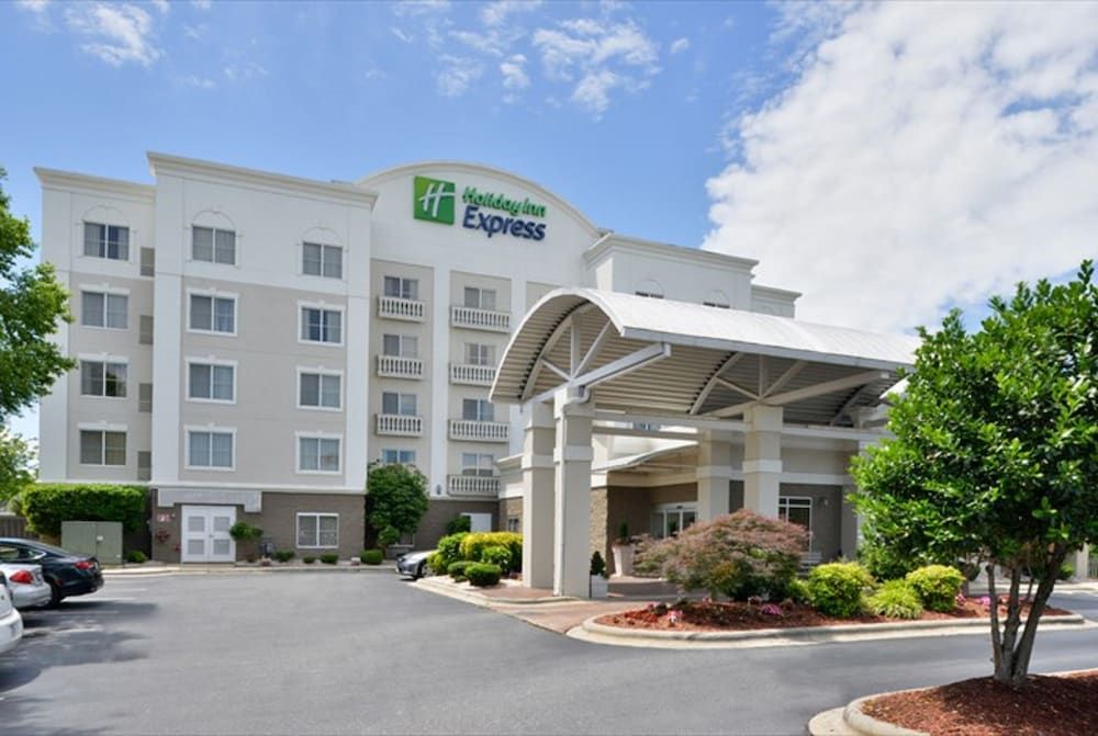 Holiday Inn Express and Suites Mooresville Lake No 2 estrelas em Mooresville