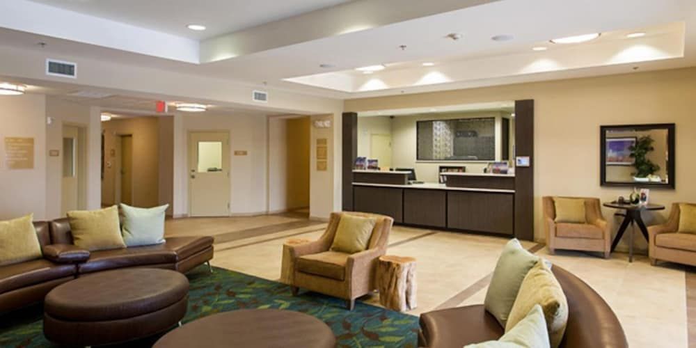 Candlewood Suites College Station At University by IHG 3