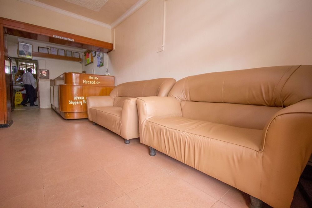 Sunshine Hotel Tengecha 2