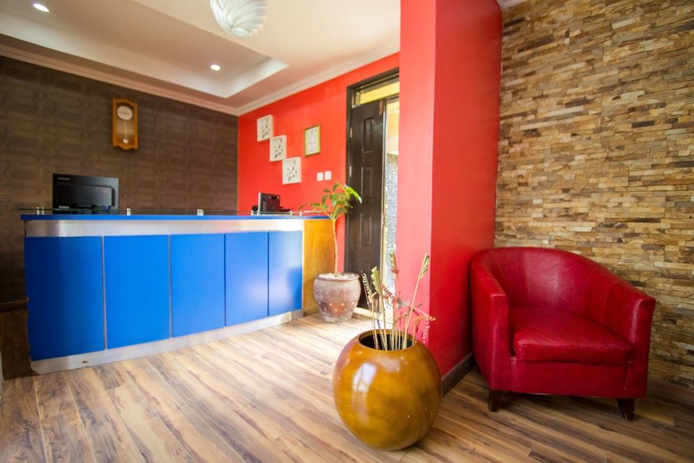 Eseriani The Hotel 2