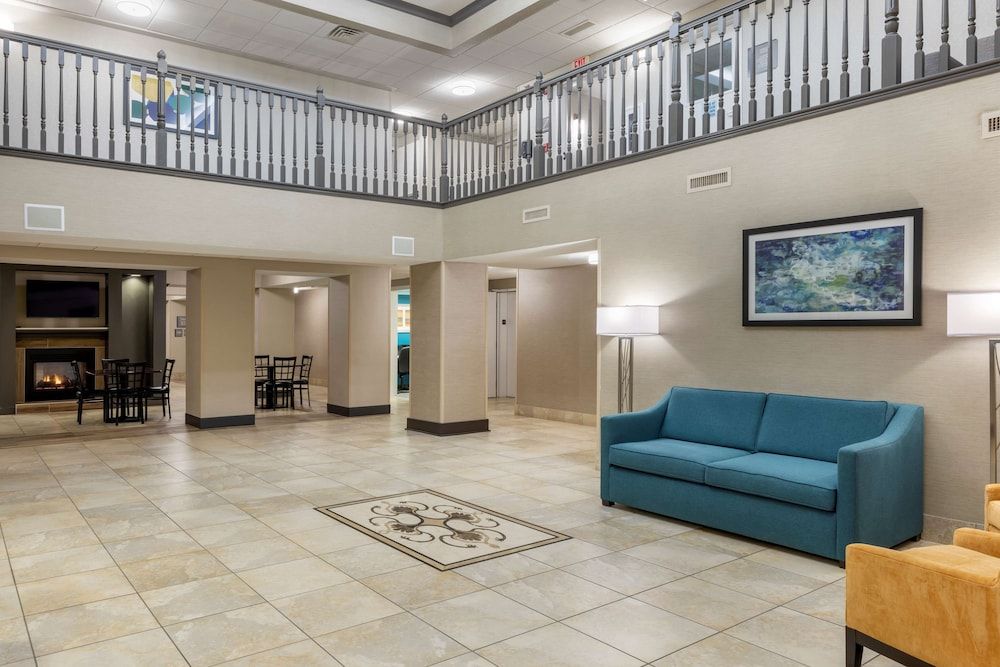 B/W Watertown Inn and Suites 3