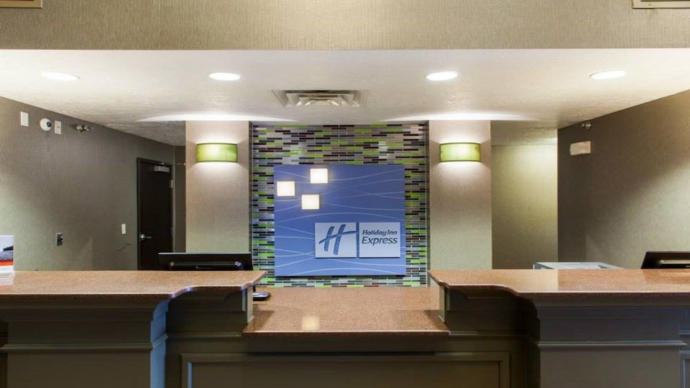 Holiday Inn Express and Suites Sioux Falls Brandon 2