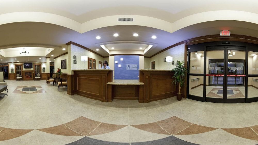 Holiday Inn Express Hotels and Suites Dayton North Tipp City by IHG 2