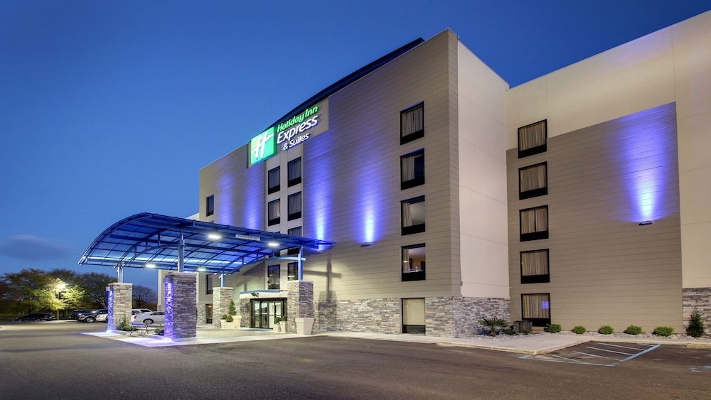 Holiday Inn Express & Suites Jackson Downtown - Coliseum by IHG -1 estrellas en Jackson