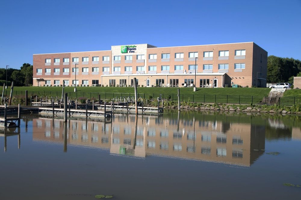 Holiday Inn Express & Suites Port Huron by IHG 2 estrelas em Port Huron