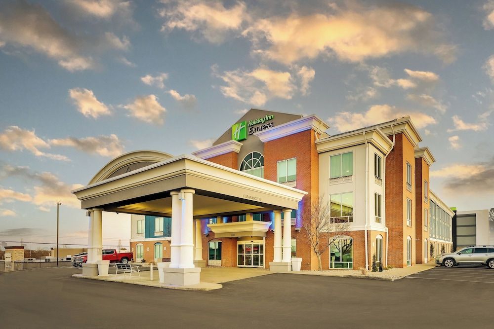 Holiday Inn Express & Suites Richmond 2 estrelas em Richmond