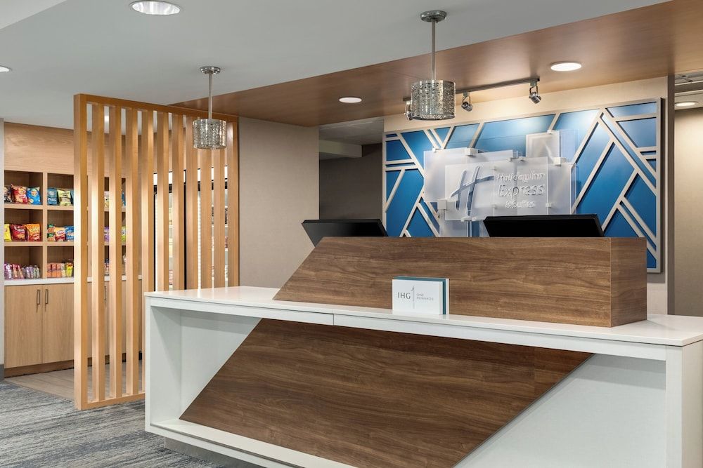 Holiday Inn Express Hotel & Suites NORTH FREMONT by IHG 2