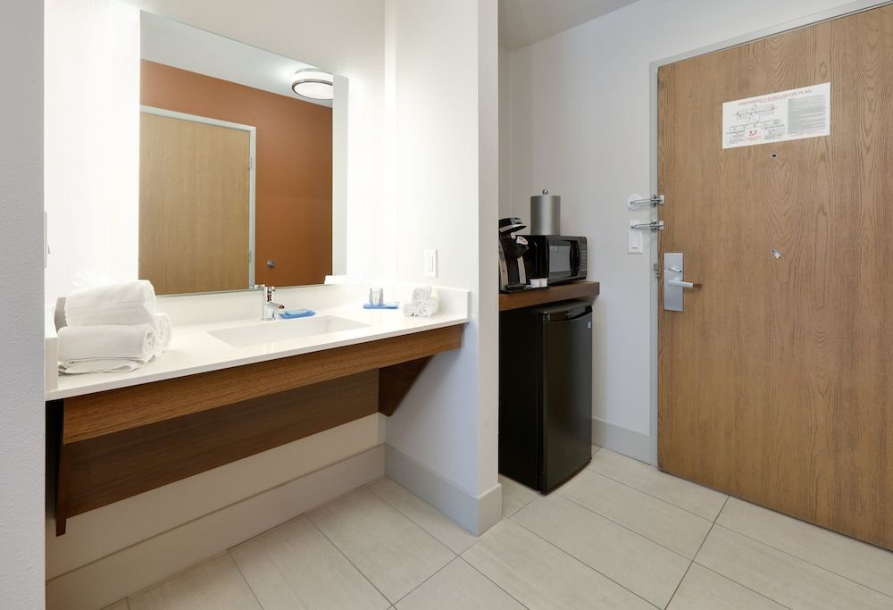 Holiday Inn Express Hotel & Suites Scottsbluff-Gering by IHG 3