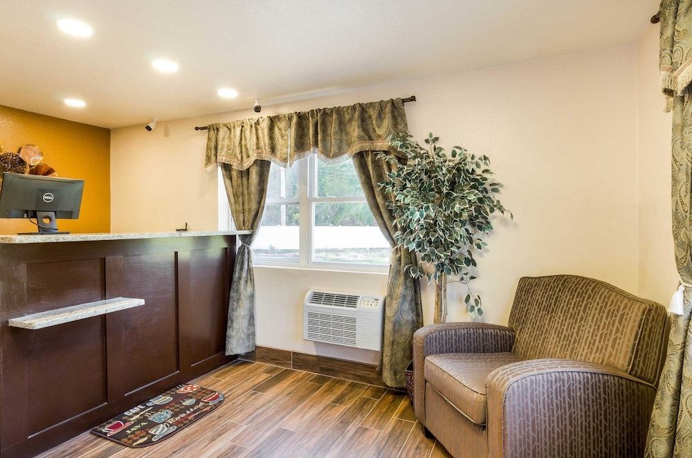 Rodeway Inn Middleboro - Plymouth 2