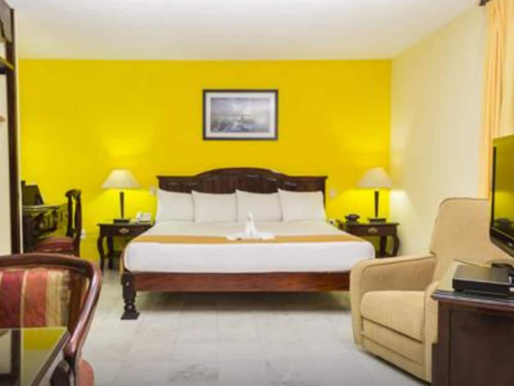 Hotel Madan Cardenas 2