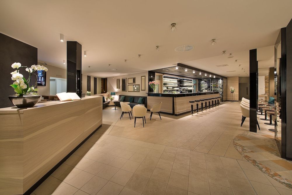 PREMIUM Wellness & Wine Hotel 2