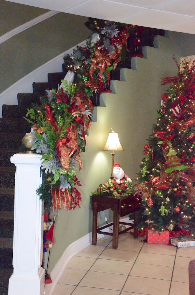 Carmel Inn & Suites 2