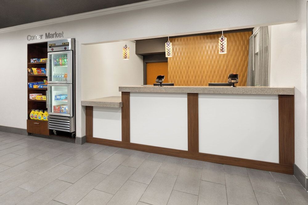 Wingate by Wyndham Marion 3