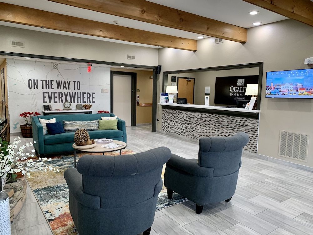 Quality Inn & Suites Hendersonville - Flat Rock 3