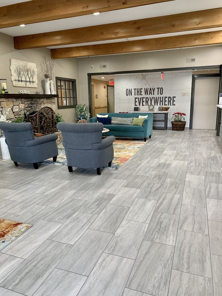 Quality Inn & Suites Hendersonville - Flat Rock 2