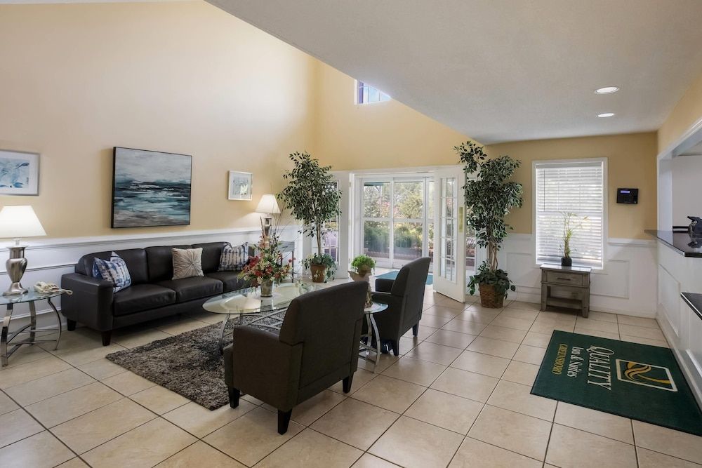 Quality Inn & Suites Greensboro near Lake Oconee 3