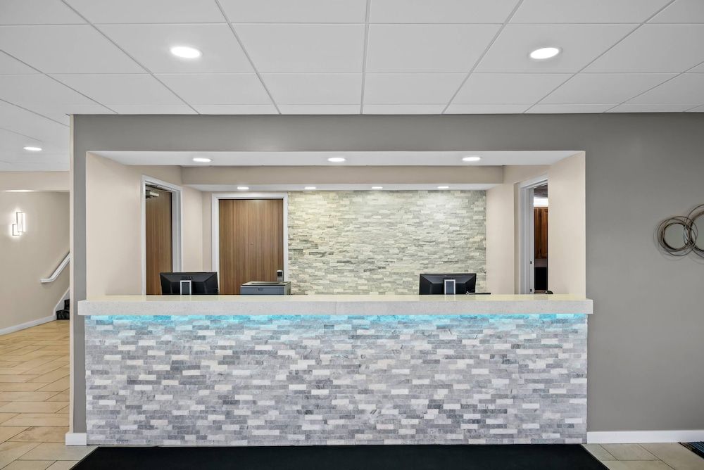 Rodeway Inn Grandville - Grand Rapids 2