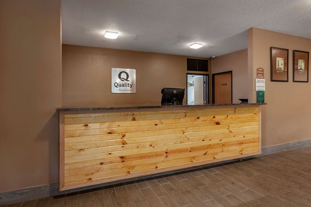 Quality Inn Redgranite 3