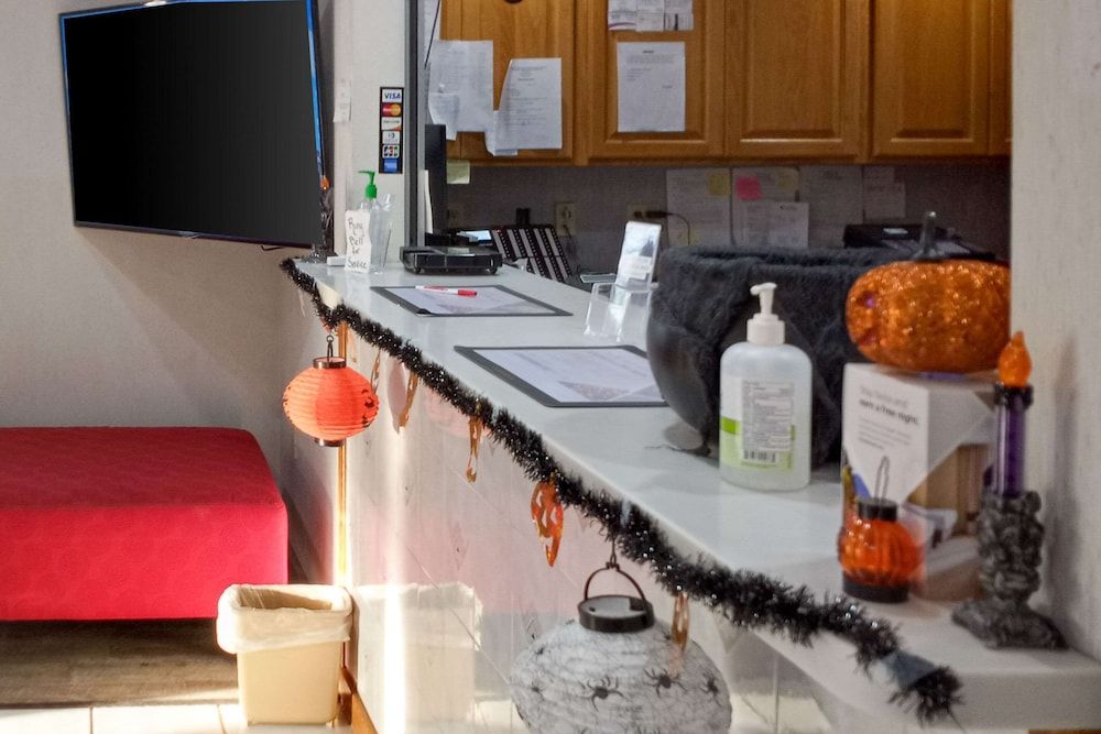 Econo Lodge Maquoketa 3