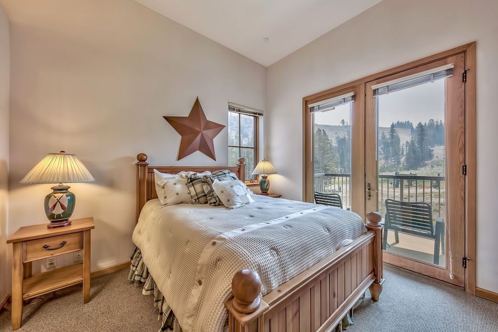 Luxury 2br + Loft, Lodge At Kirkwood Unbeatable Location 2 Bedroom Condo by RedAwning 2