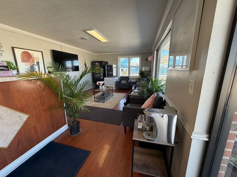 Hardin Lodge Little Bighorn Battle Field I-90 3