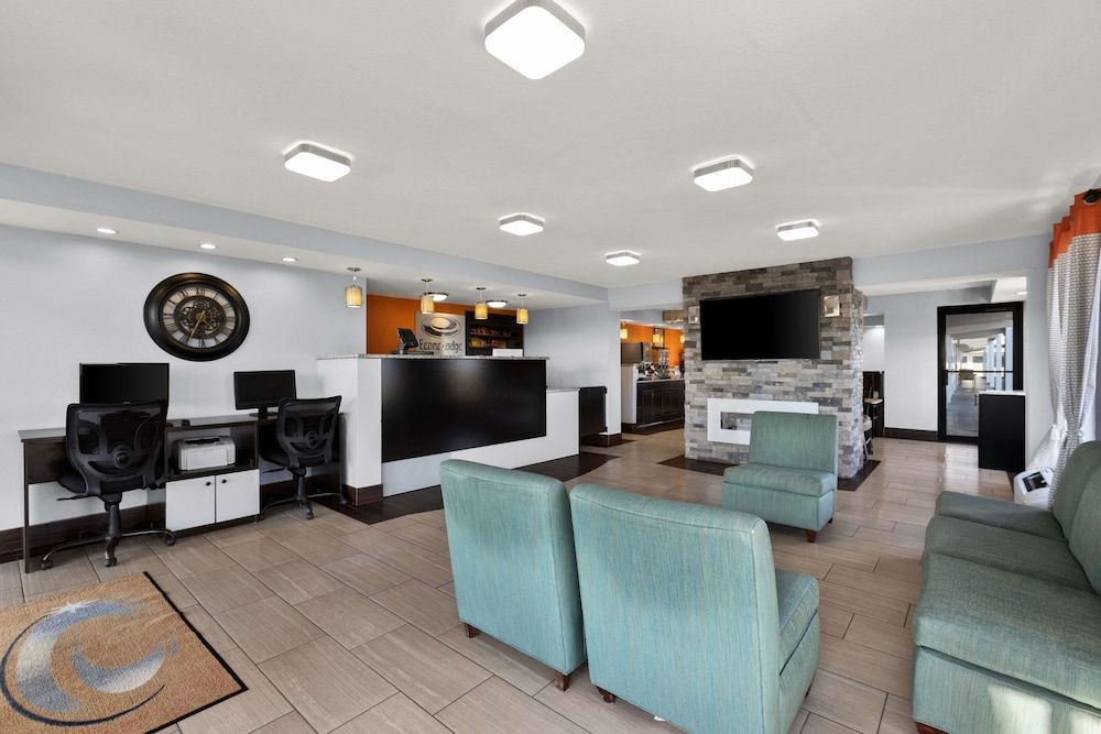 Econo Lodge White Pine Morristown I-81 & I-40 Split 2