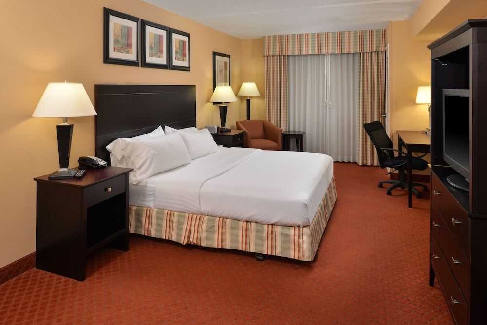 Holiday Inn Martinsburg 2