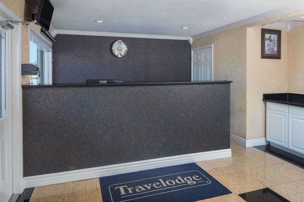 Travelodge by Wyndham Orangeburg 3