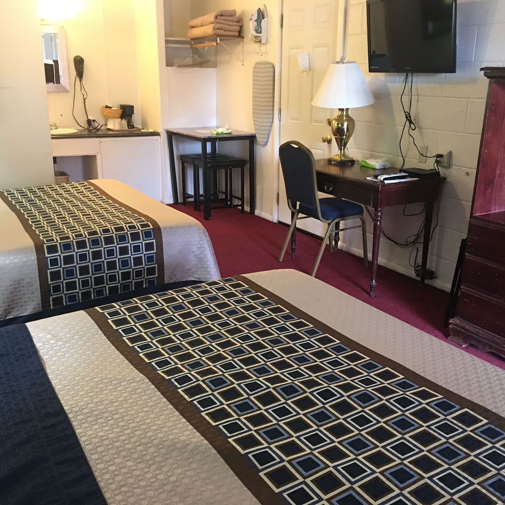 Knights Inn Fairview 2