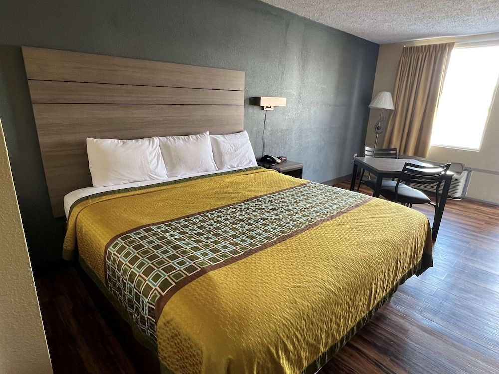 Knights Inn Lumberton 2